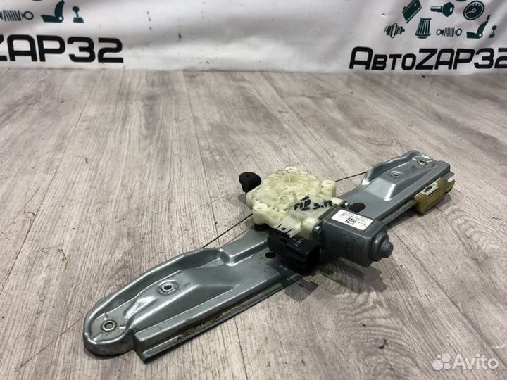 Стеклоподъемник задний правый Ford Focus 3 2011