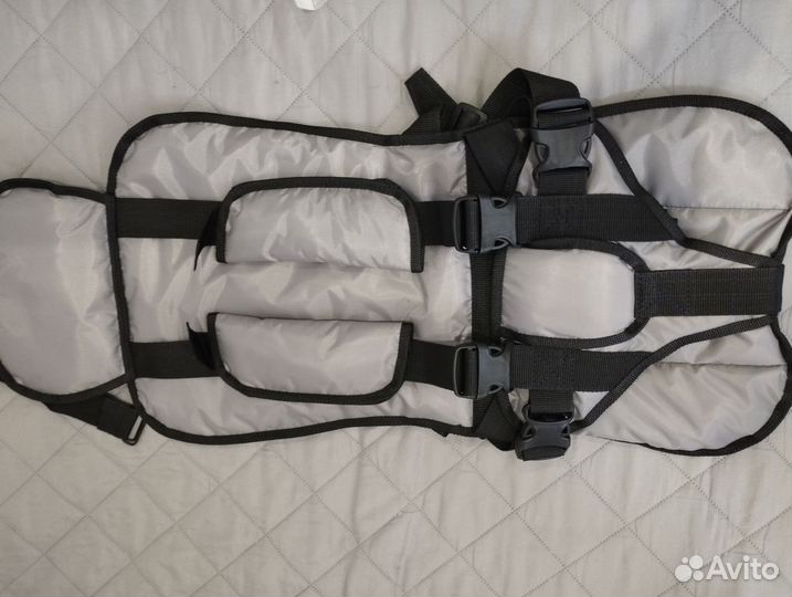 Детское бескаркасное автокресло