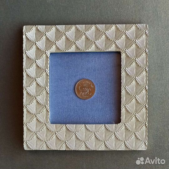 Монета в подарочной раме