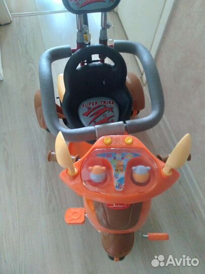 Трехколесный велосипед