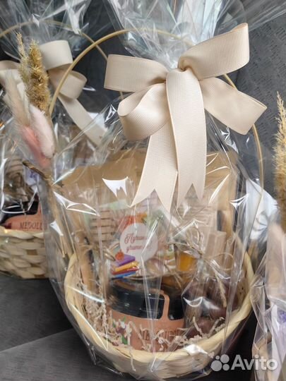 Подарочный набор, чайная корзина, сладости