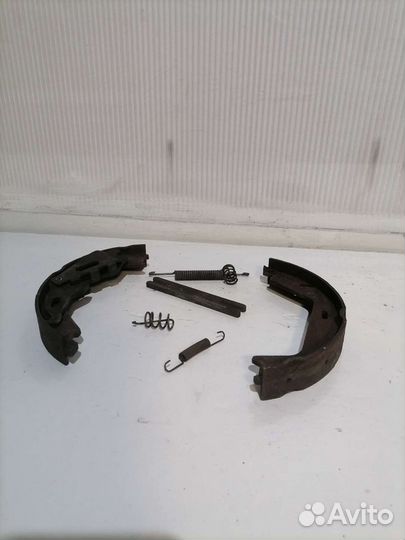 Колодки ручника Volvo S80