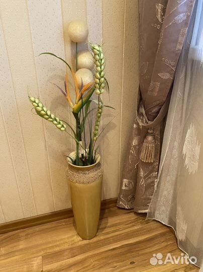 Ваза напольная с цветами