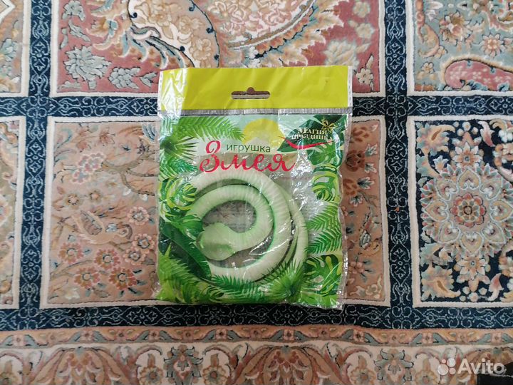 Игрушка змея