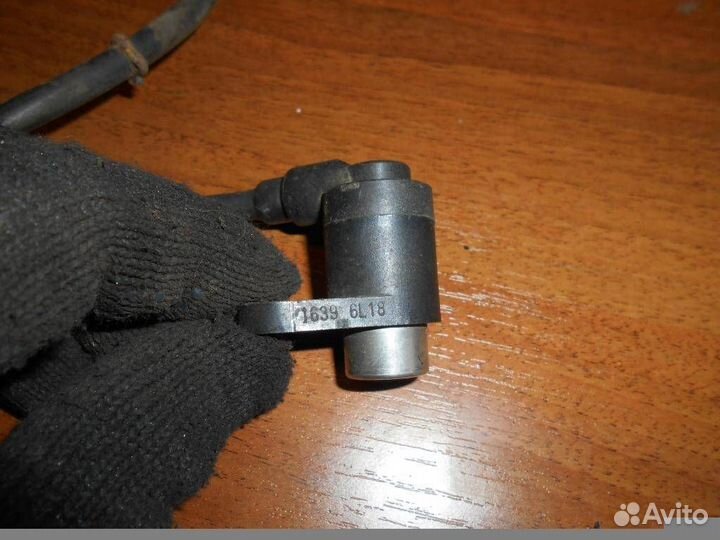 Датчик положения распредвала Mitsubishi Pajero/Mo