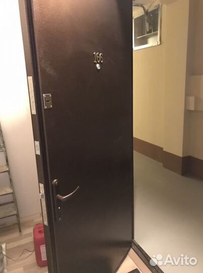 Дверь входная металлическая новая