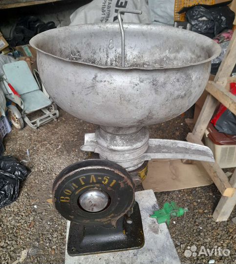 Сепаратор молока ручной СССР