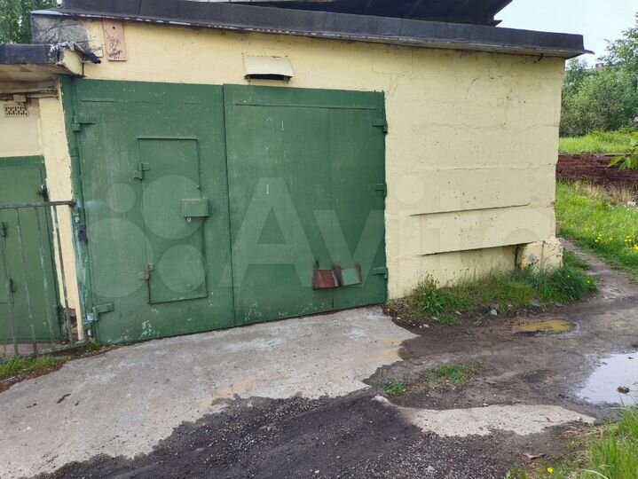 Гараж, > 30 м²