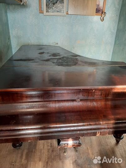 Антикварный рояль