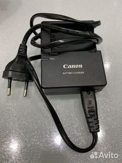 Зеркальный фотоаппарат