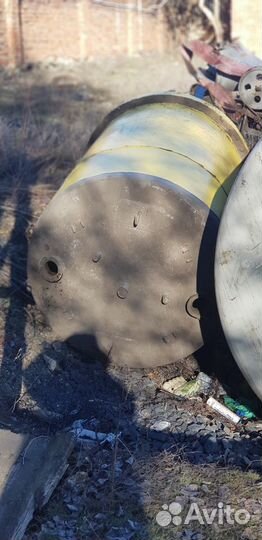 Продается баки пищевые эмалированные из под масла