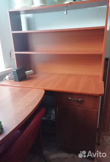 Письменный стол