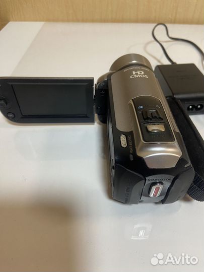 Видеокамера Full HD Canon Legria HF R106 E Kit