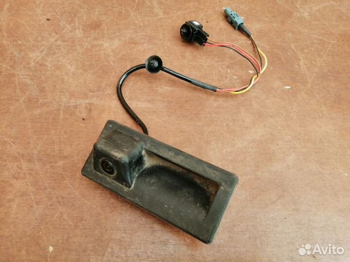 Кнопка двери багажника c Камерой VW Touareg NF