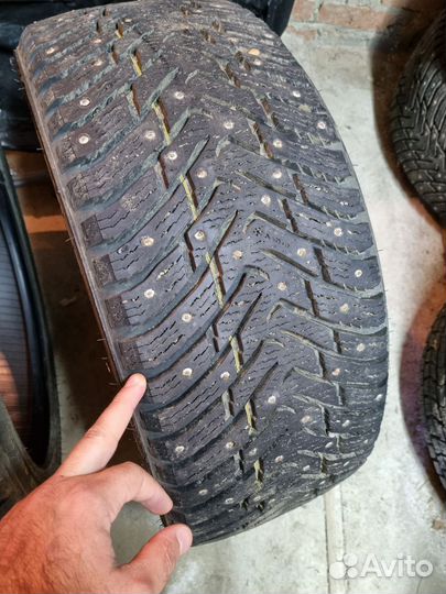 Nokian Tyres Hakkapeliitta 8 235/45 R18