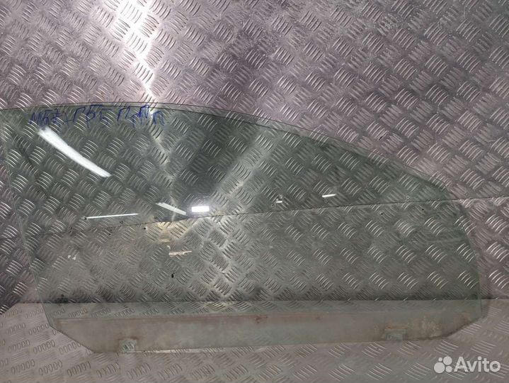 Стекло двери передней правой Volkswagen Golf 5 1.4