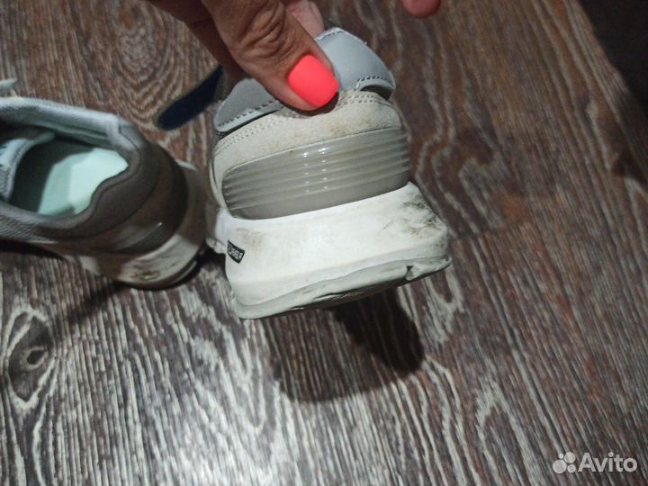 Кроссовки для девочки 33