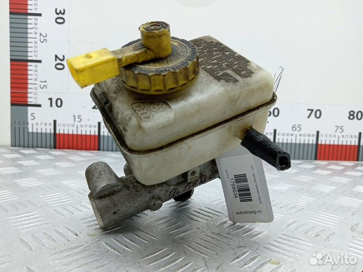 Цилиндр тормозной главный Audi A3 8L 1996