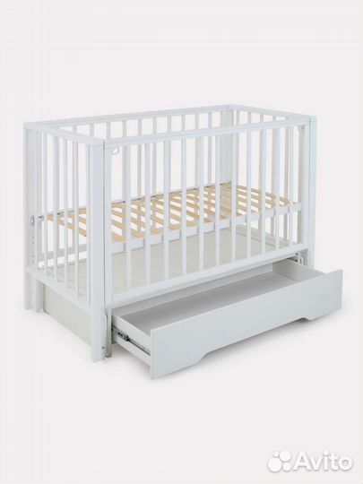 Детская кроватка с маятником и ящиком