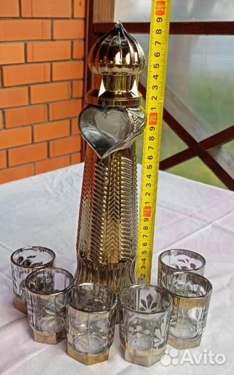 Графин со стопками