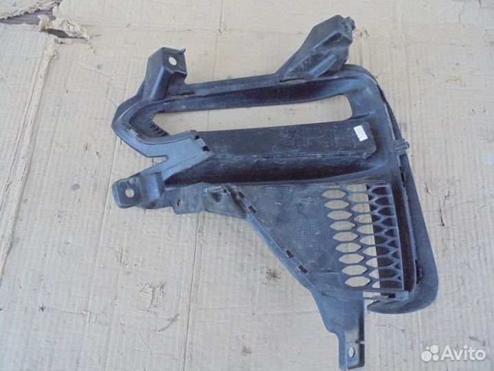 Накладка переднего бампера правая KIA Cerato 4