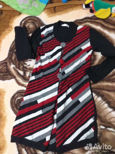 Отдам бесплатные женские одежде