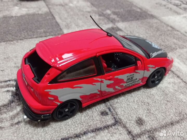 Модель 1:24 Ford Focus