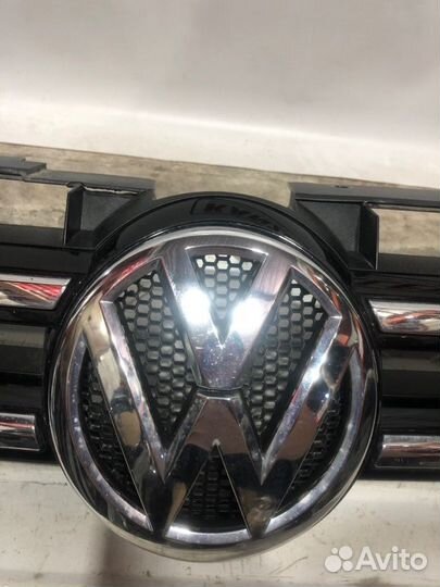 Решетка радиатора Volkswagen Touareg 2