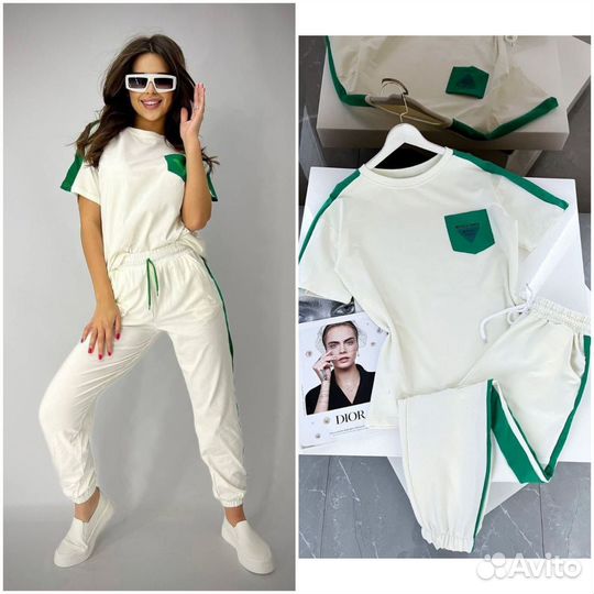 Костюм женский спортивный