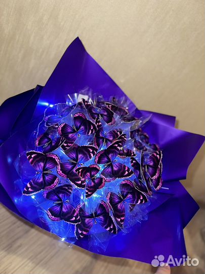 Букет из бабочек светящиеся