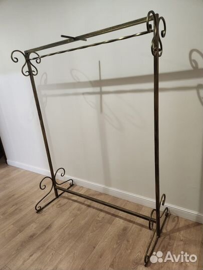 Вешалка напольная кованная