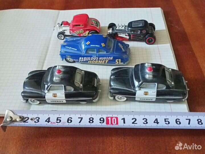 Игрушечные машинки