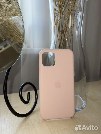 Чехол на iPhone 11