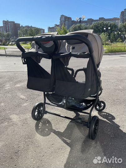 Прогулочная коляска для двойни