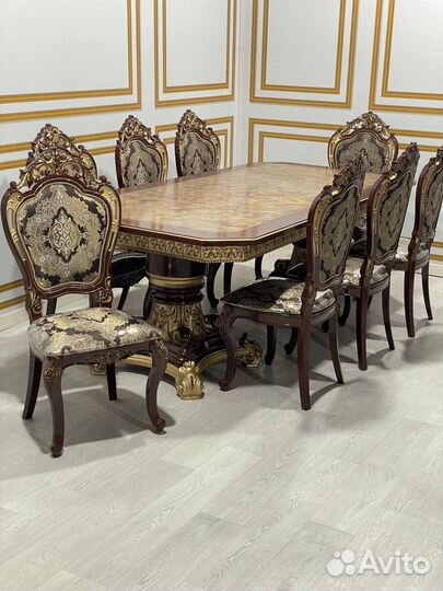 Кухонный стол и стулья новые