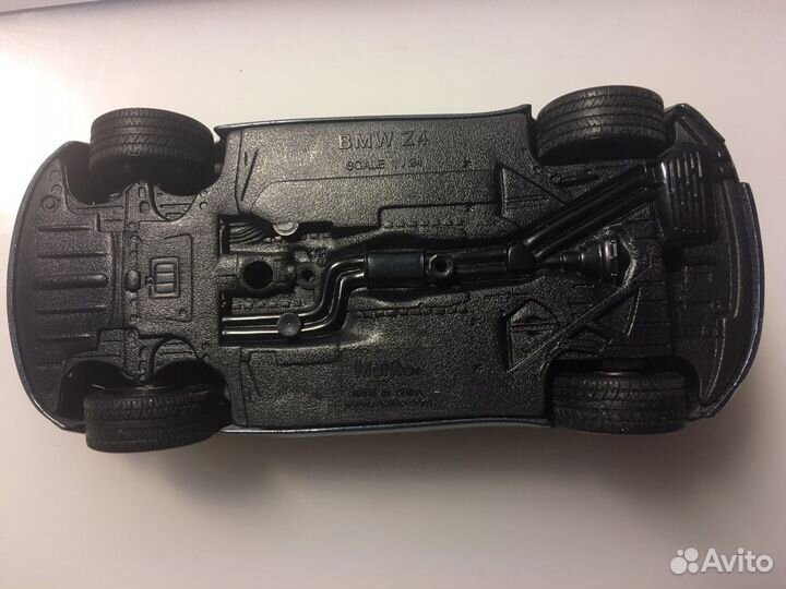 Модель автомобиля BMW Z4 1:24