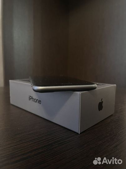 iPhone 8 Plus, 64 ГБ