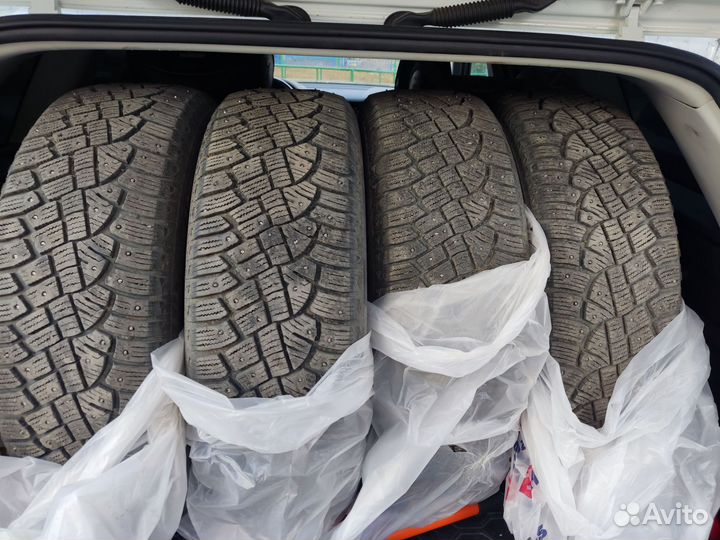 Continental IceContact 2 SUV 215/65 R17 72T