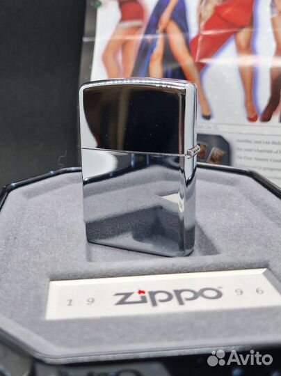 Zippo C.O.T.Y 1996 Pin-up