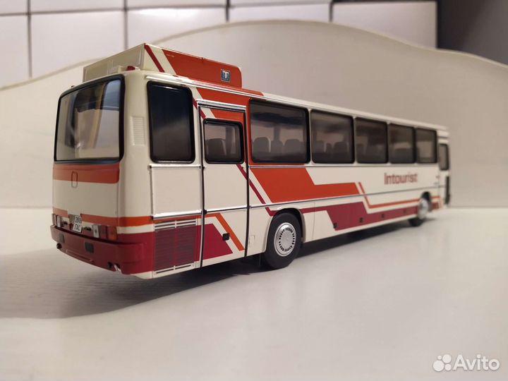 Икарус-250.70 земляничный Demprice 1:43