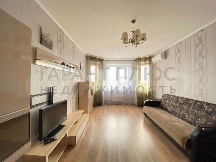 2-к. квартира, 60 м², 12/17 эт.