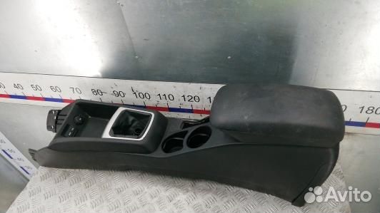 Подлокотник центральный KIA CEE'D 1 (SUK13IX01)