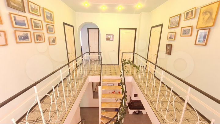 Дом 191,5 м² на участке 8,4 сот.