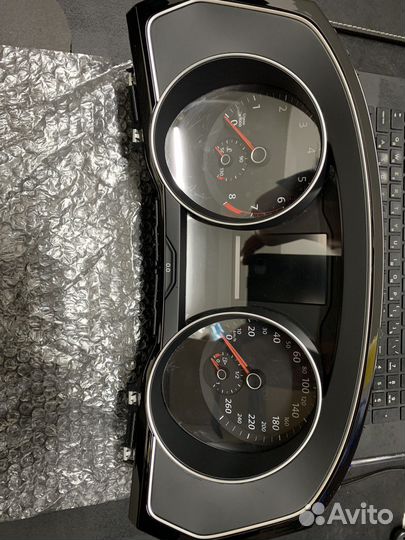 Щиток приборов Фольксваген Б 8 2018 год