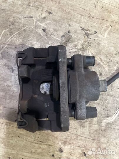 Суппорт задний левый Volvo Xc90 LA-CB6294AW B6294T