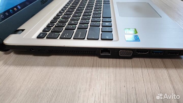 Ноутбук Asus X540S n3700/4гб/810M/500gb акб,зу