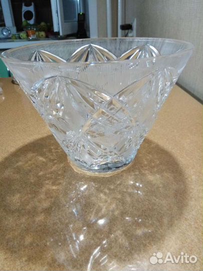 Хрустальная ваза