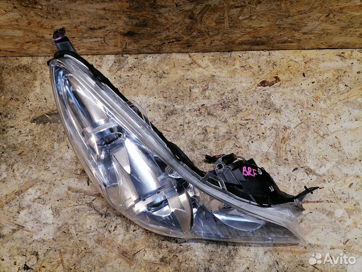 Фара ксенон правая Subaru Outback BR/B14