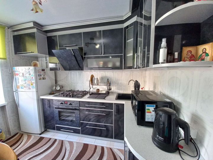 2-к. квартира, 52 м², 2/9 эт.