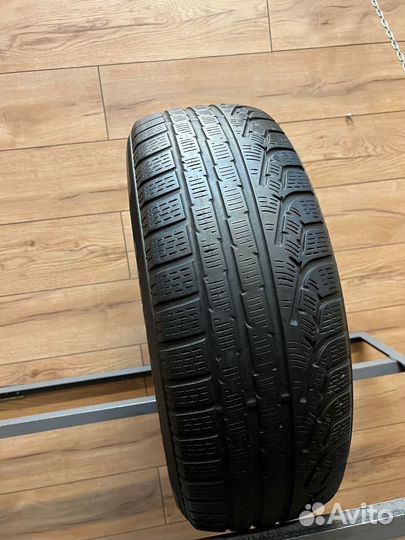 Pirelli Winter Sottozero 210 Serie II 215/60 R17